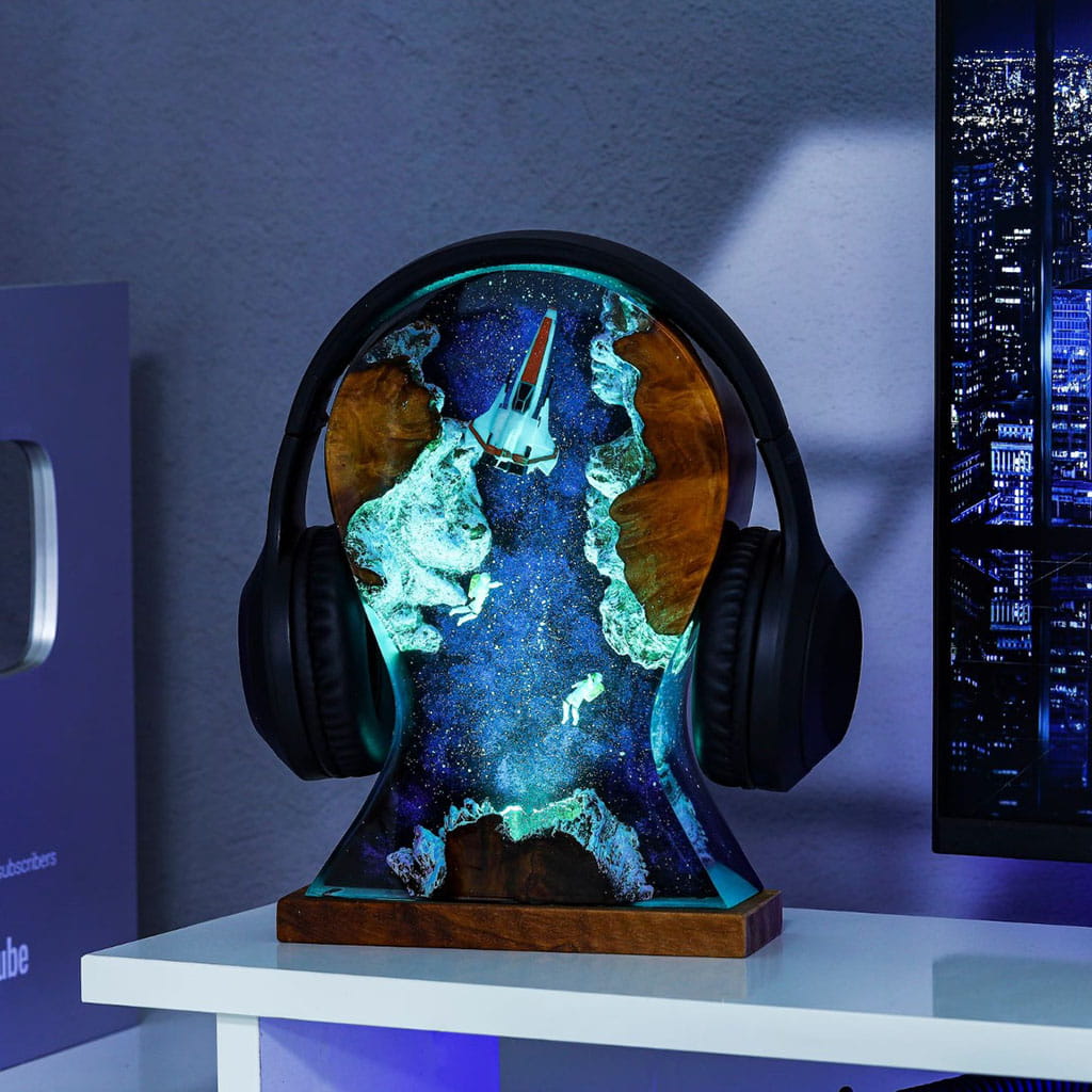 Galaxy Spaceship Resin Headphone Stand Lamp